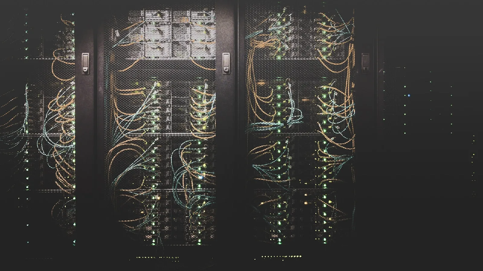 Infrastructure de datacenter sombre, toile de fond de la conférence
